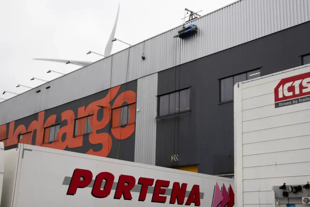 Logistics property facade cleaning